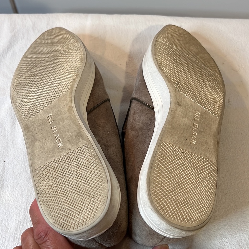 ALL BLACK BRAND, Taupe suede tassel shoes size 37.5. - Picture 5 of 7